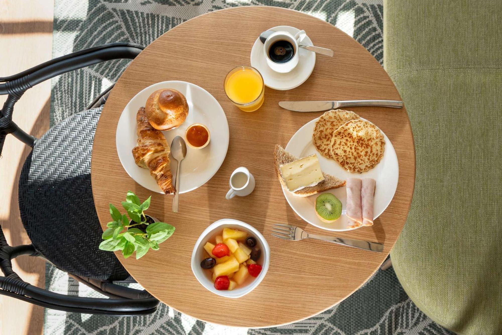 Best Western Bourgoin Jallieu Esterno foto